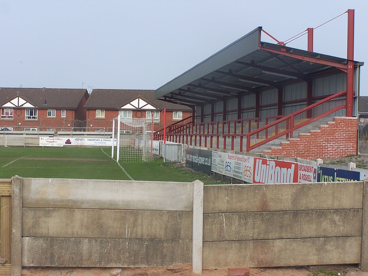 A view of the Percy Ronson Stand at Highbury Stadium, Fleetwood. Photo taken by ♦Tangerines BFC ♦ · Talk 12 on April, 2007