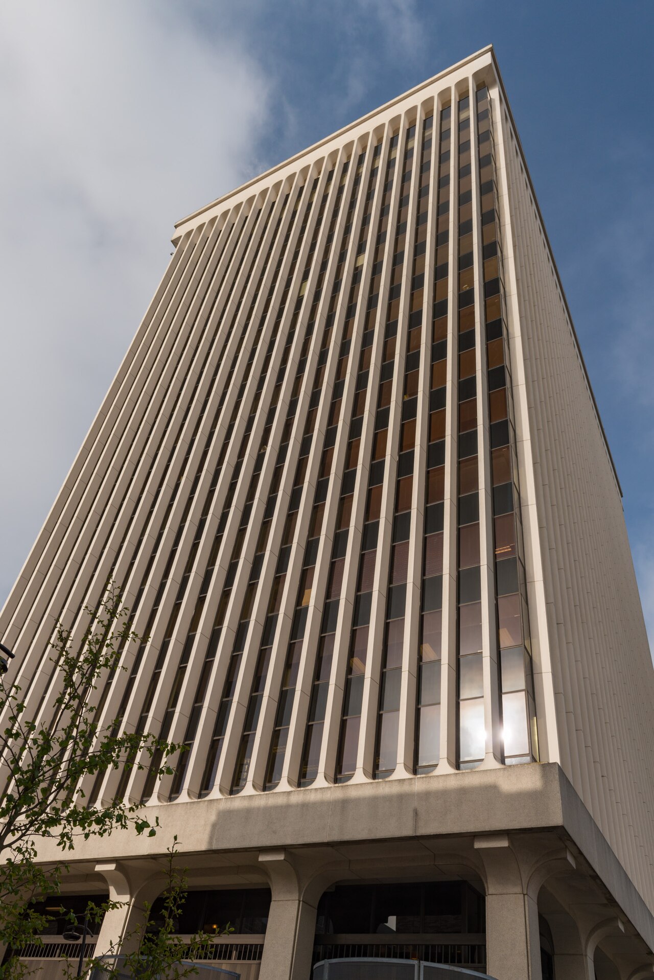 The Lloyd 700 Building in Portland's Lloyd District. It holds the Oregon Department of Environmental Quality.