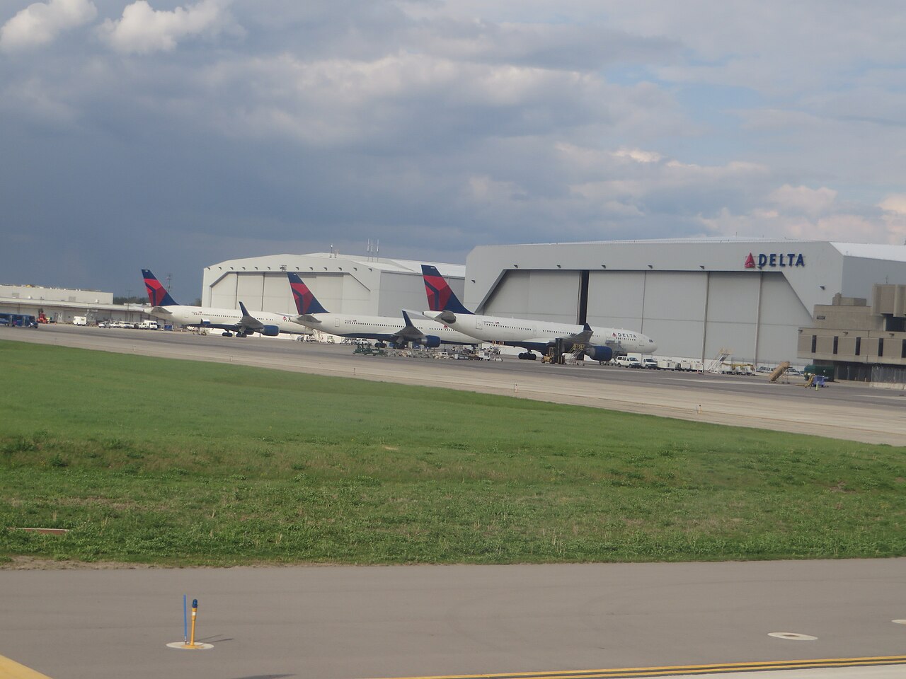 Detroit Metropolitan Wayne County Airport, usually called Detroit Metro Airport, Metro Airport locally, or simply DTW, is a major international airport in the United States covering 7,072-acre (11.050 sq mi; 2,862 ha) in Romulus, Michigan, 
