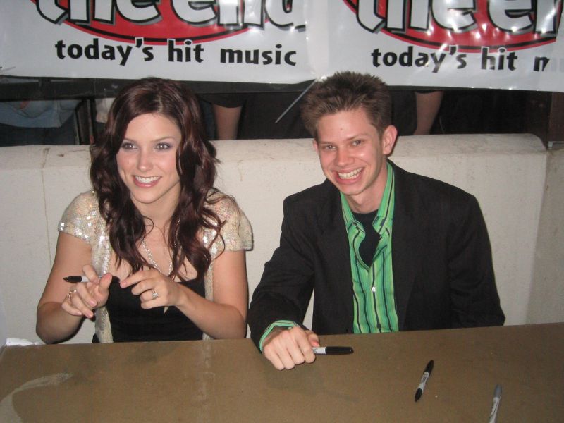 Actors Sophia Bush (left) and Lee Norris , at a One Tree Hill fan meet'n'greet .