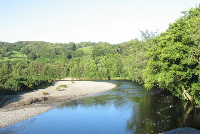A point bar north of Llanelltyd bridge A point bar is a crescent-shaped accumulation of gravel and stones deposited on the inside of a meander.
