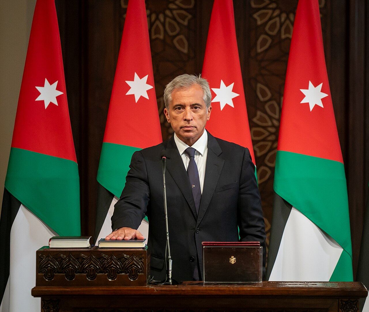 The official portrait of Jafar Hassan, Prime Minister of Jordan