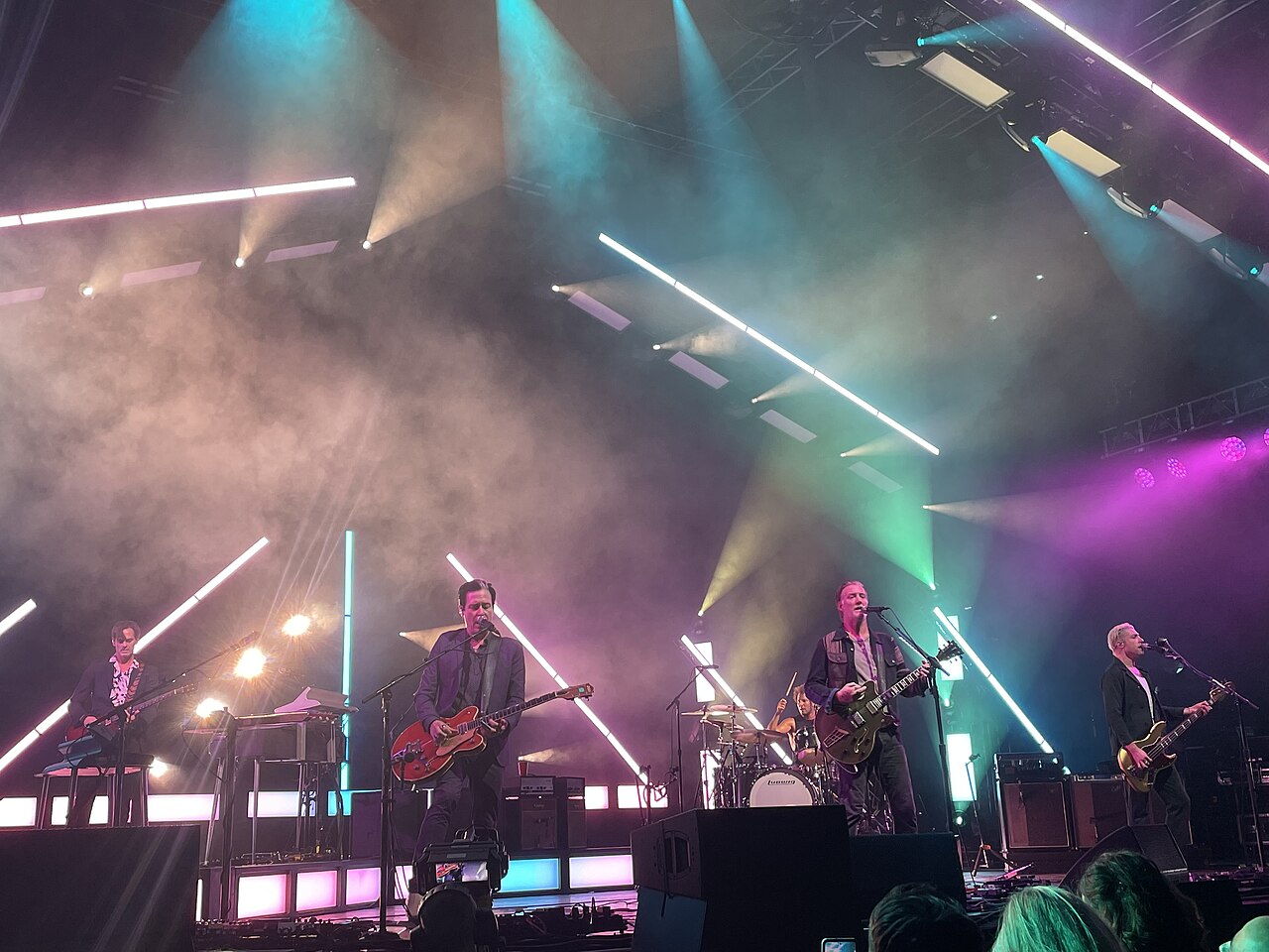 Queens of the Stone Age spielen in der Mitsubishi Electric Halle in Düsseldorf während der "The End Is Nero Tour" - 2023