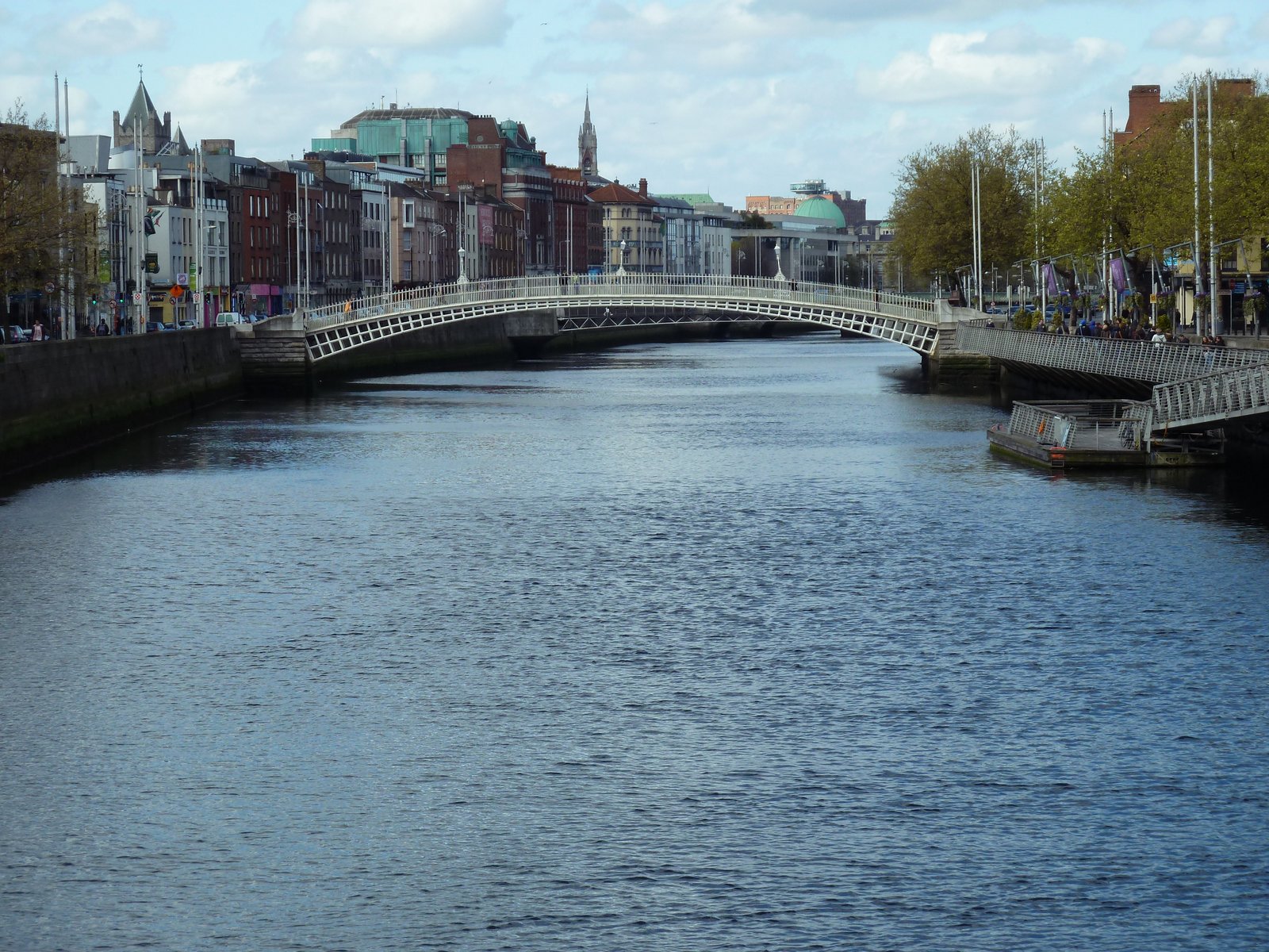 Ha’penny Bridge across the River Liffey, Dublin
