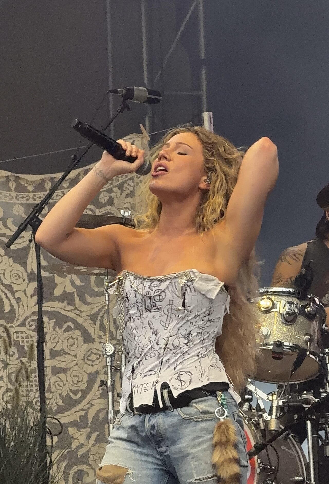 Slayyyter performing at Neon Skies Festival Fan Park in Edmonton, Alberta on July 18, 2026