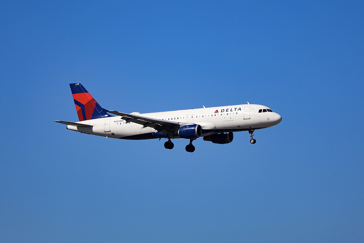 Delta Air Lines A320 approaching ATL. DL1676 N352NW on 2/6/2024.